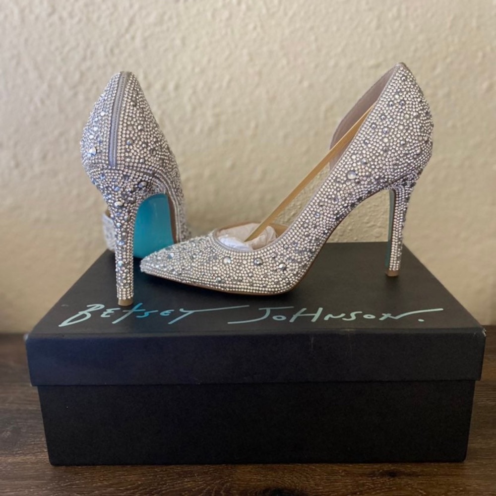 Blue by Betsy Johnson Hazil Pump